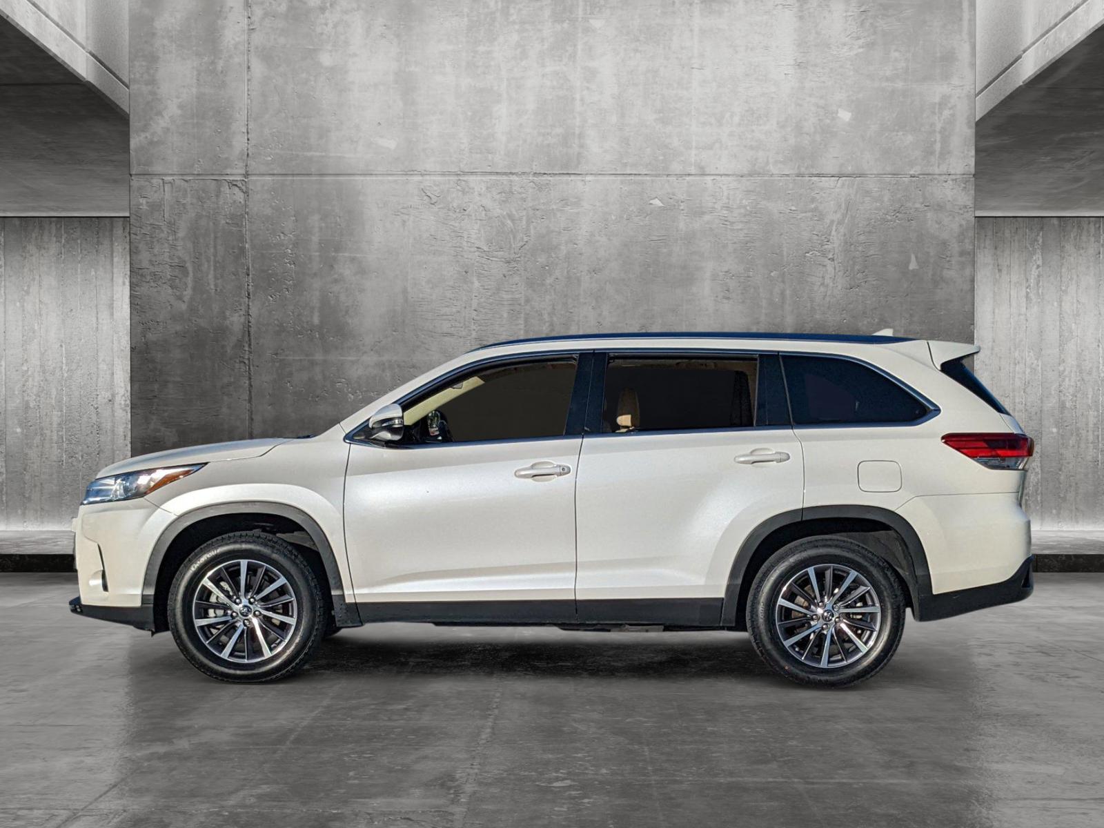 2019 Toyota Highlander Vehicle Photo in Davie, FL 33331