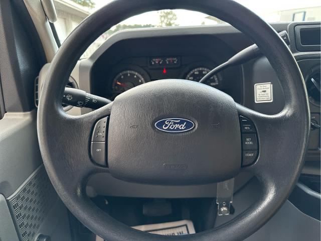 2019 Ford E-Series Cutaway Vehicle Photo in RED SPRINGS, NC 28377-1640