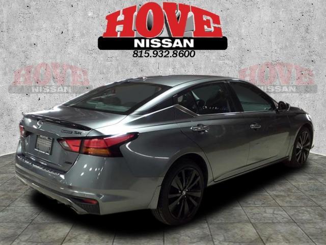 Used 2022 Nissan Altima SR with VIN 1N4BL4CW8NN405417 for sale in Bourbonnais, IL