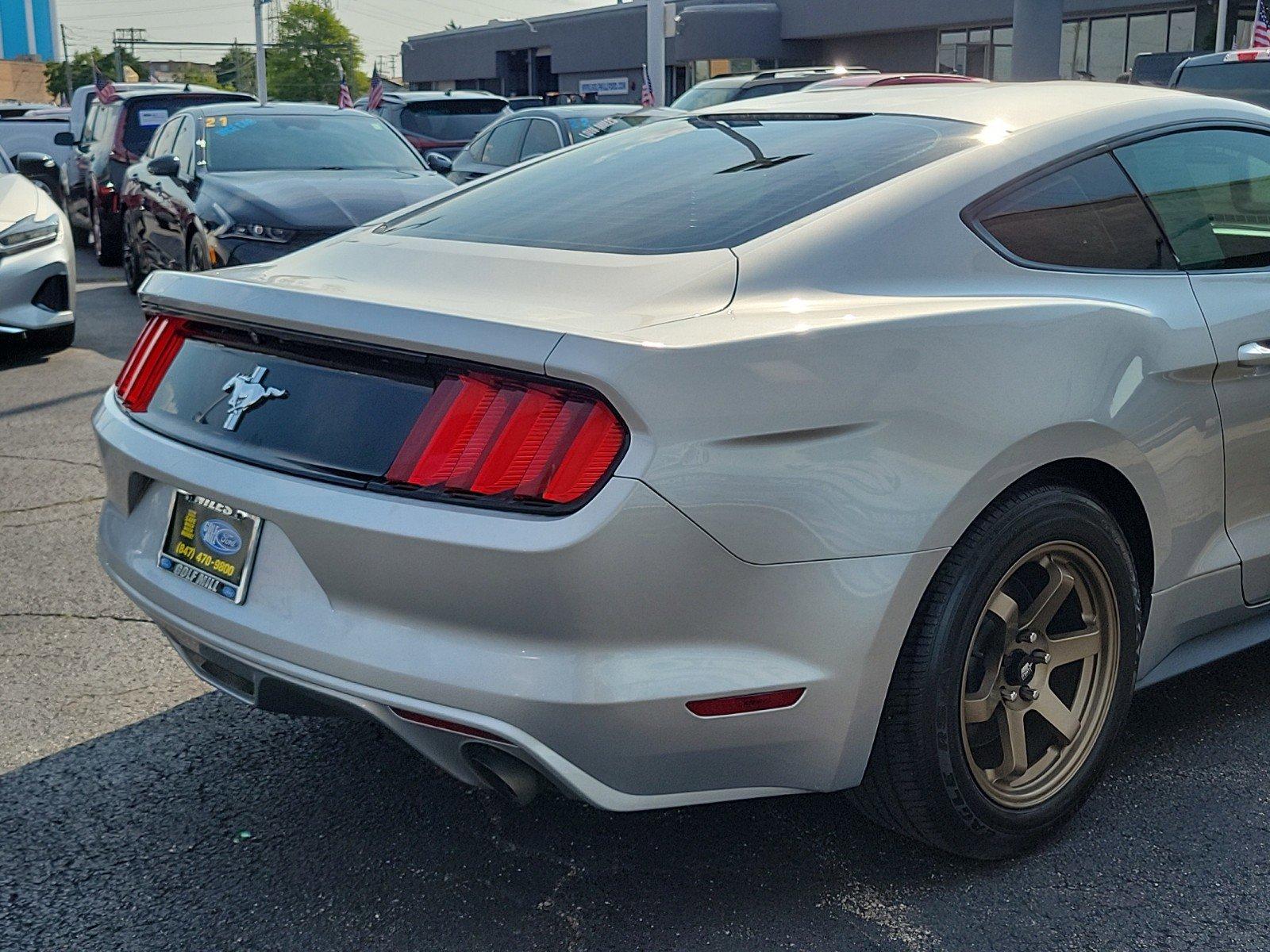 2017 Ford Mustang Vehicle Photo in Saint Charles, IL 60174