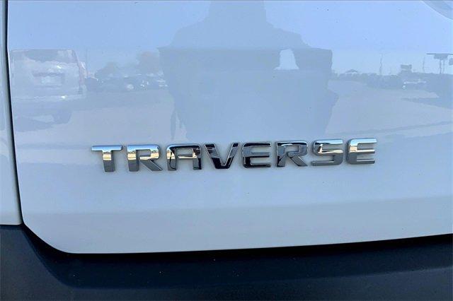 2022 Chevrolet Traverse Vehicle Photo in TOPEKA, KS 66609-0000