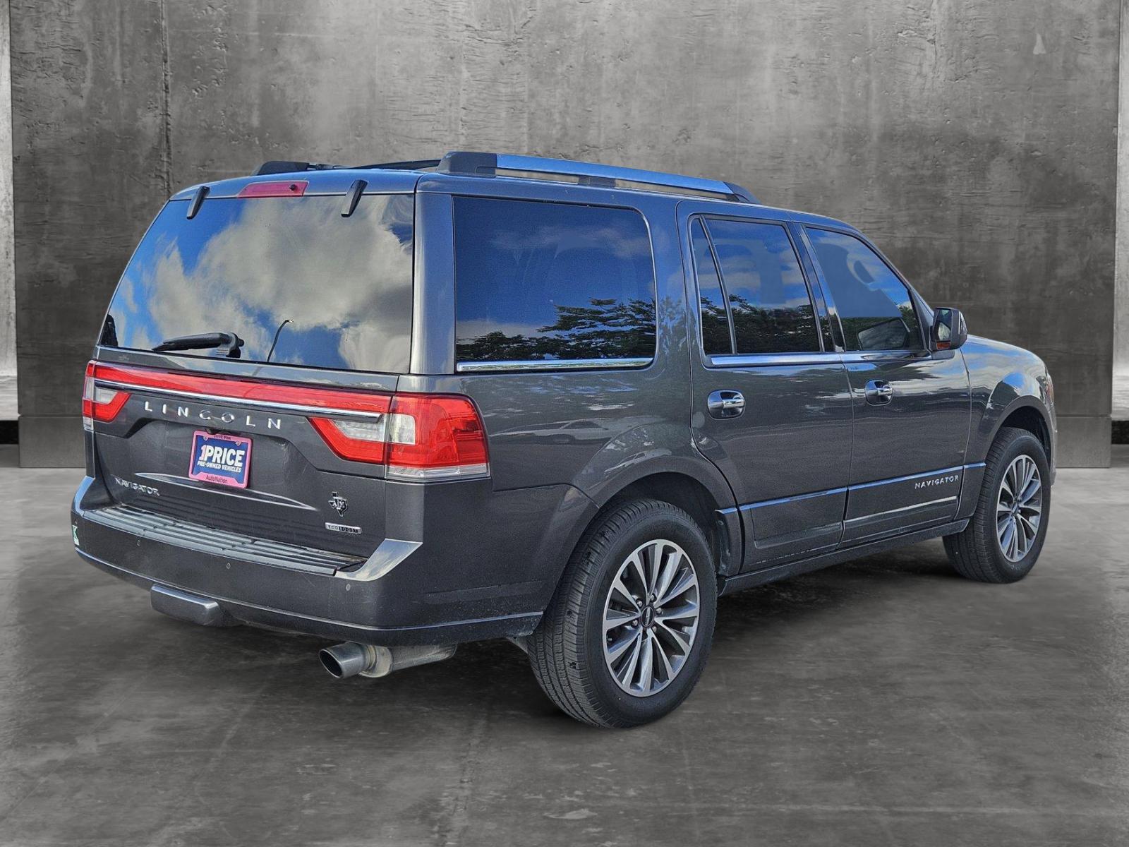 2015 Lincoln Navigator Vehicle Photo in Clearwater, FL 33765