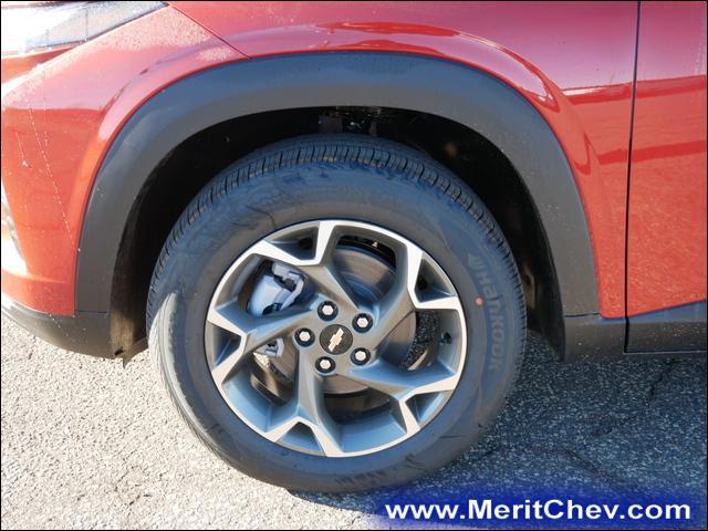 2024 Chevrolet Trax Vehicle Photo in MAPLEWOOD, MN 55119-4794