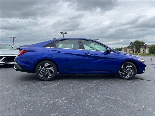 2024 Hyundai ELANTRA Vehicle Photo in O'Fallon, IL 62269