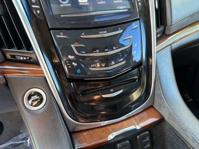 2016 Cadillac Escalade ESV Vehicle Photo in MEDINA, OH 44256-9631