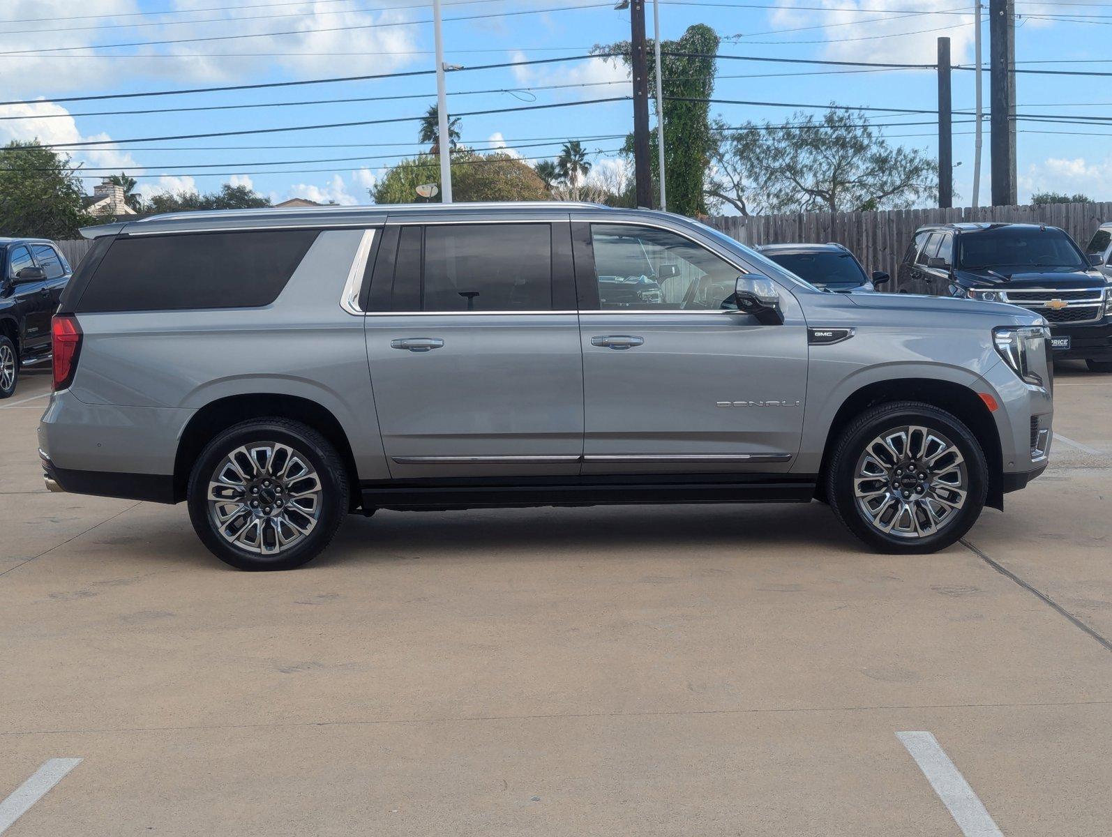 2024 GMC Yukon XL Vehicle Photo in CORPUS CHRISTI, TX 78412-4902