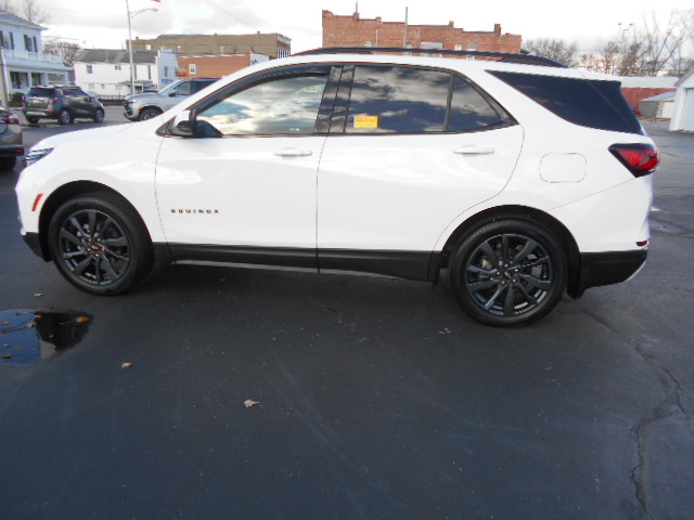 Used 2022 Chevrolet Equinox RS with VIN 2GNAXWEV3N6106102 for sale in North Baltimore, OH