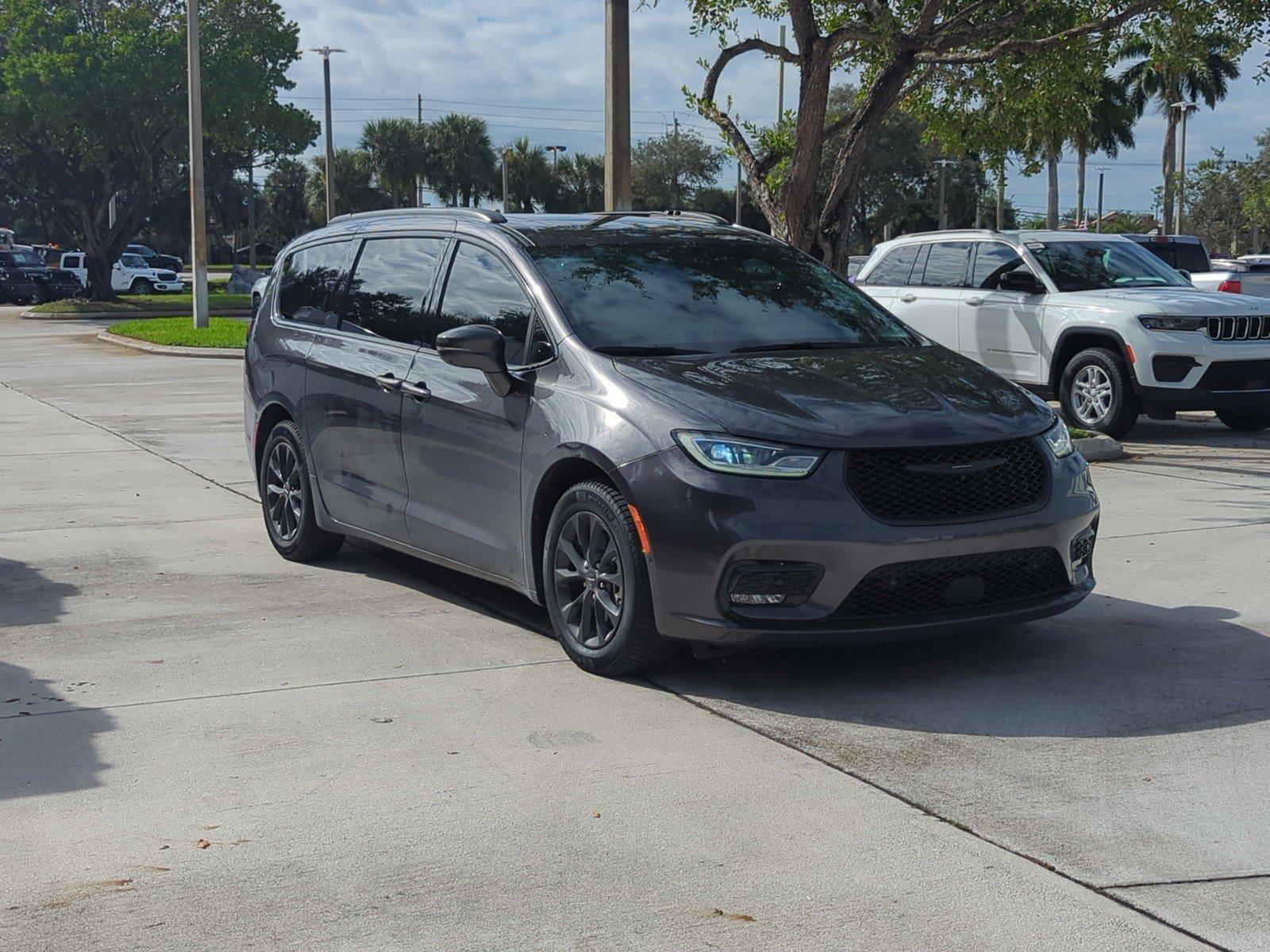 2021 Chrysler Pacifica Vehicle Photo in Pembroke Pines, FL 33027