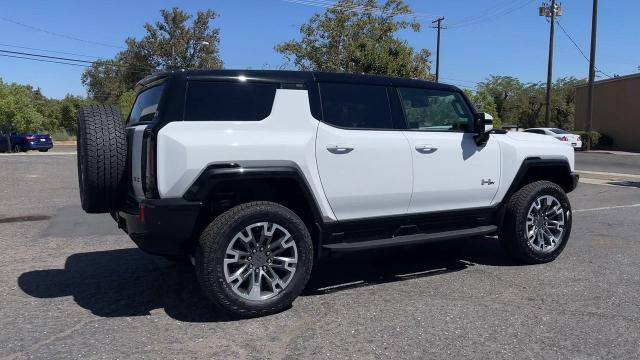 2025 GMC HUMMER EV SUV Vehicle Photo in TURLOCK, CA 95380-4918