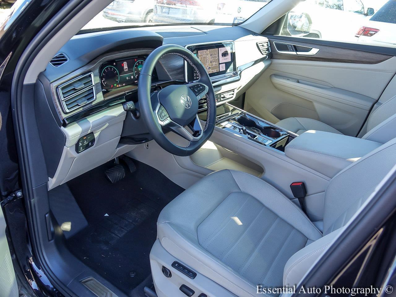 2024 Volkswagen Atlas Vehicle Photo in Plainfield, IL 60586