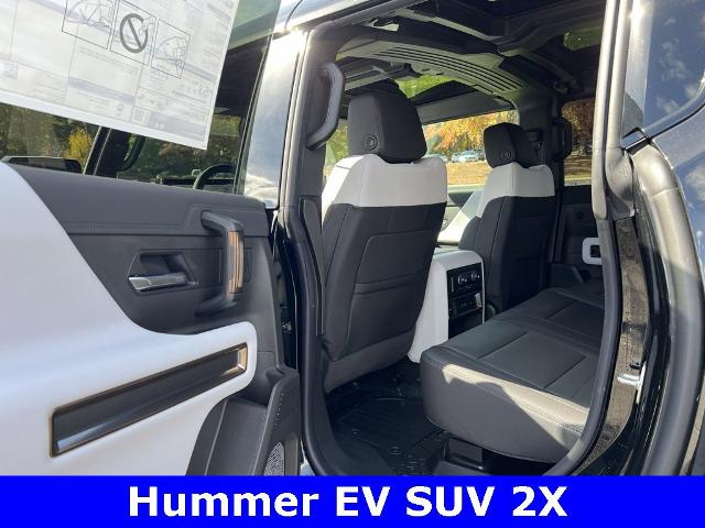 2025 GMC HUMMER EV SUV Vehicle Photo in CHICOPEE, MA 01020-5001