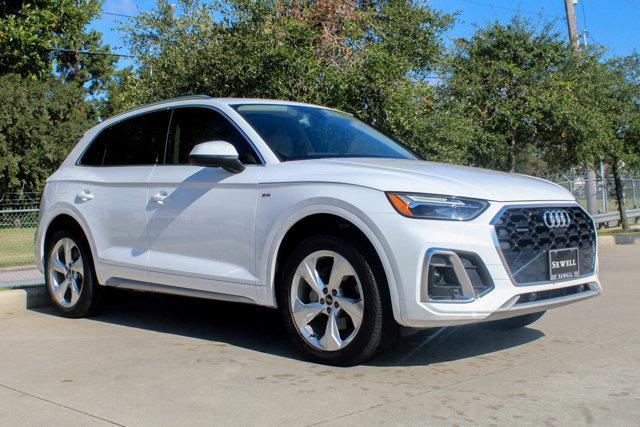 2022 Audi Q5 Vehicle Photo in HOUSTON, TX 77090