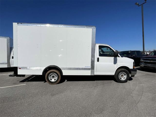 2023 Chevrolet Express Cutaway 3500 Vehicle Photo in ALCOA, TN 37701-3235