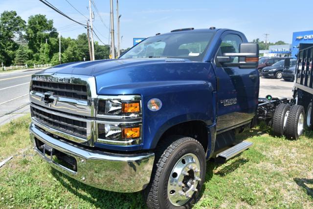 2023 Chevrolet Silverado 6500 HD Vehicle Photo in WHITMAN, MA 02382-1041