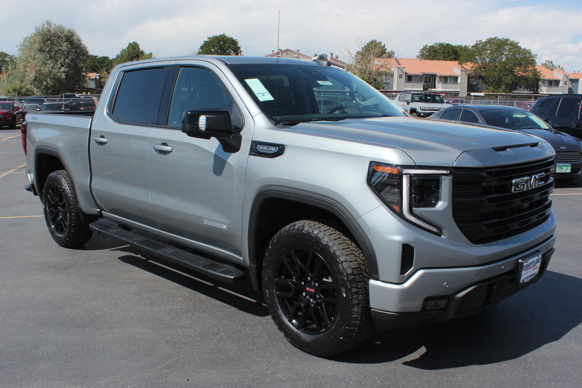 2025 GMC Sierra 1500 Vehicle Photo in AURORA, CO 80012-4011