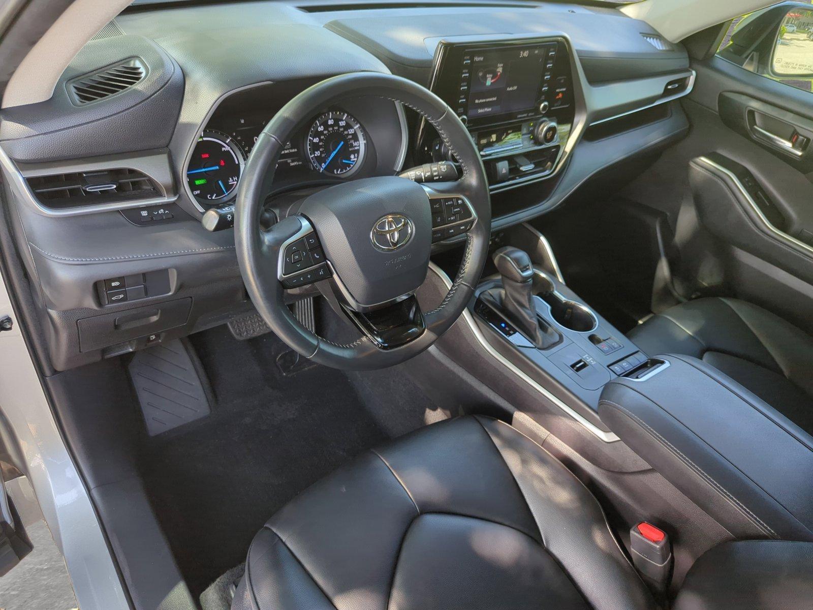 2021 Toyota Highlander Vehicle Photo in Ft. Myers, FL 33907