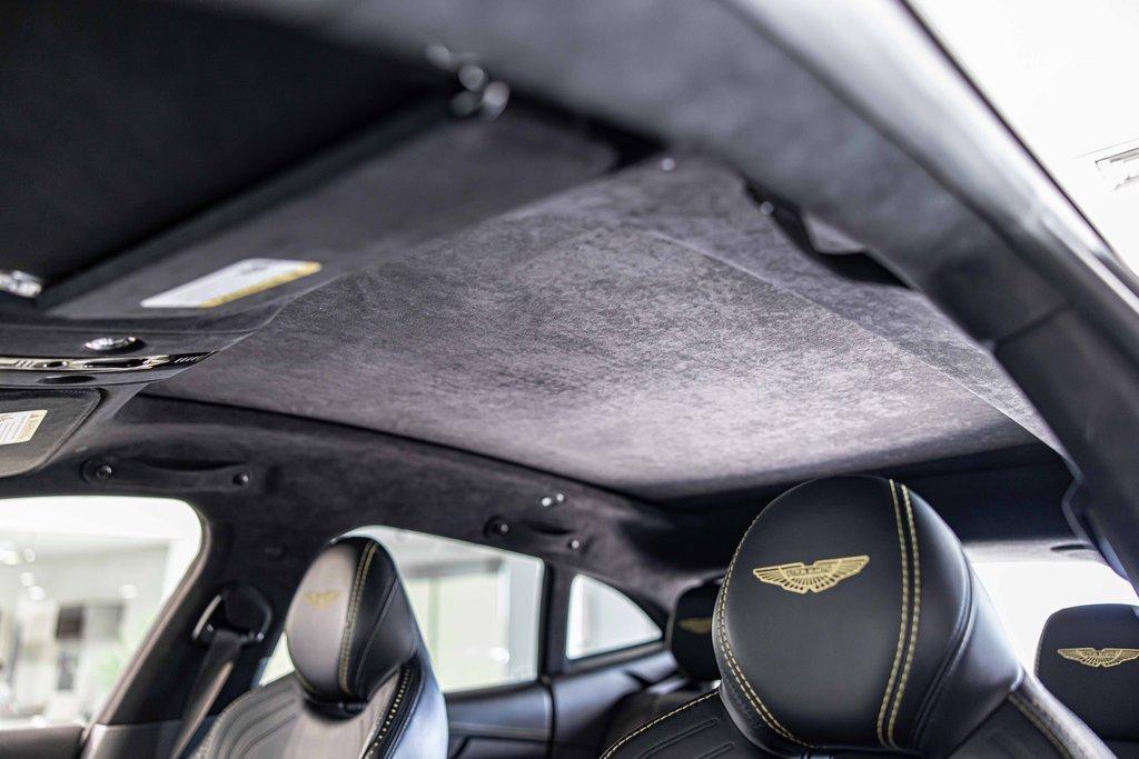 2021 Aston Martin DBX Vehicle Photo in Saint Charles, IL 60174