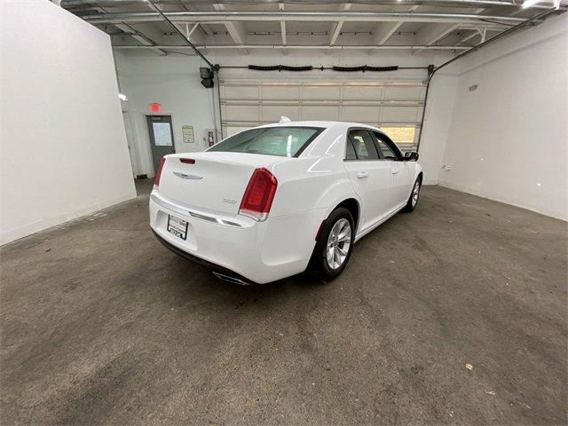 2022 Chrysler 300 Vehicle Photo in PORTLAND, OR 97225-3518