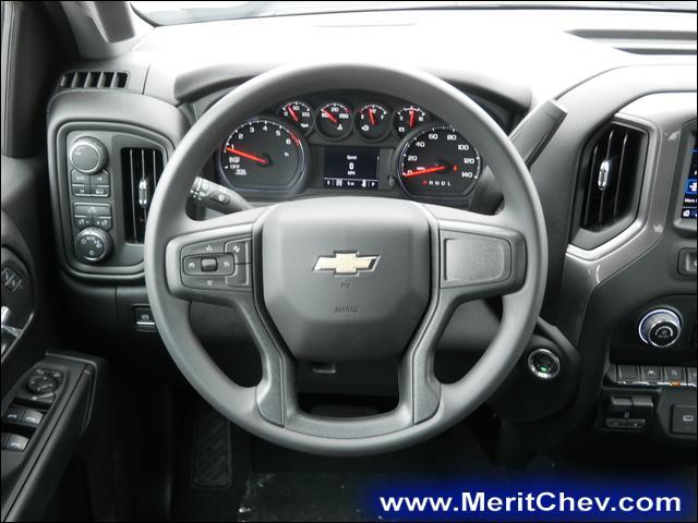 2024 Chevrolet Silverado 1500 Vehicle Photo in MAPLEWOOD, MN 55119-4794