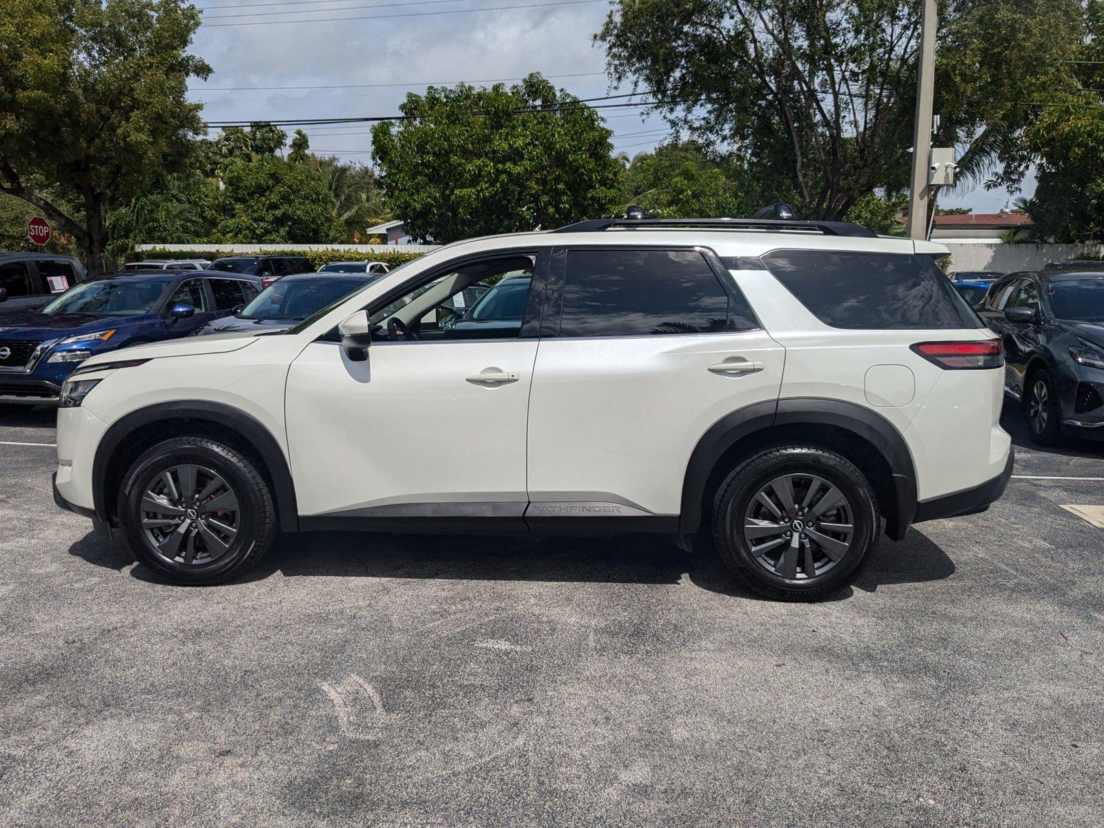 2022 Nissan Pathfinder Vehicle Photo in Miami, FL 33135