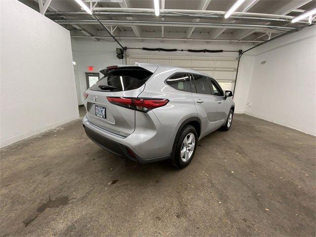 2021 Toyota Highlander Vehicle Photo in PORTLAND, OR 97225-3518