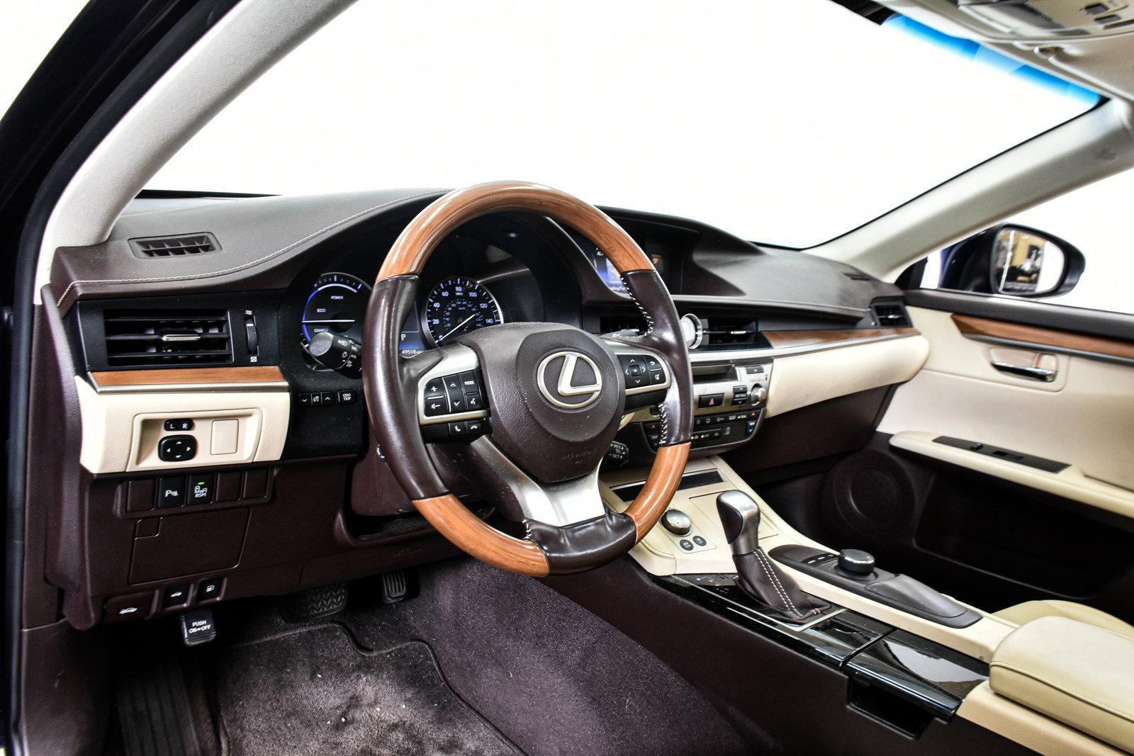 2016 Lexus ES 300h Vehicle Photo in DALLAS, TX 75235