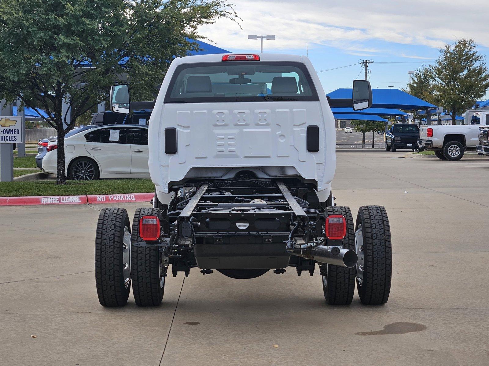 2024 Chevrolet Silverado 6500 HD Vehicle Photo in AMARILLO, TX 79103-4111