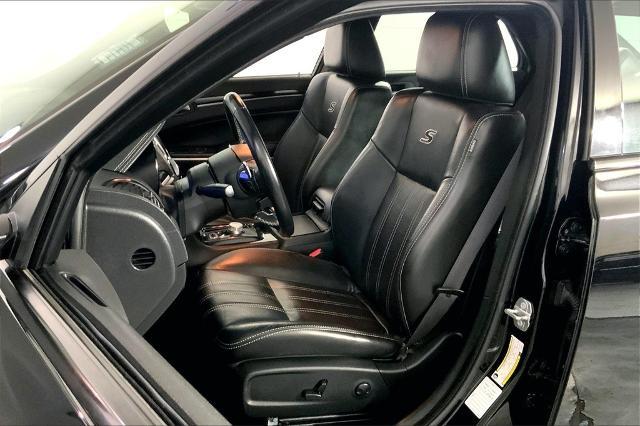 2022 Chrysler 300 Vehicle Photo in Kansas City, MO 64114