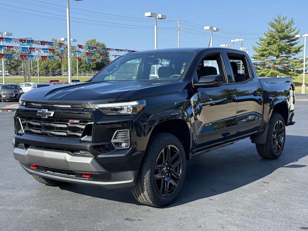 2024 Chevrolet Colorado Vehicle Photo in BOONVILLE, IN 47601-9633