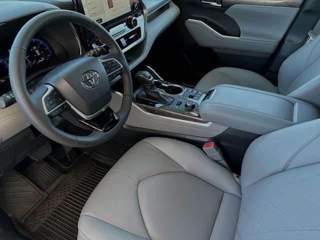 2024 Toyota Highlander Vehicle Photo in PITTSBURG, CA 94565-7121