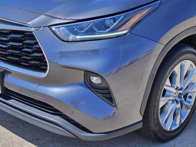 2020 Toyota Highlander Vehicle Photo in Denison, TX 75020