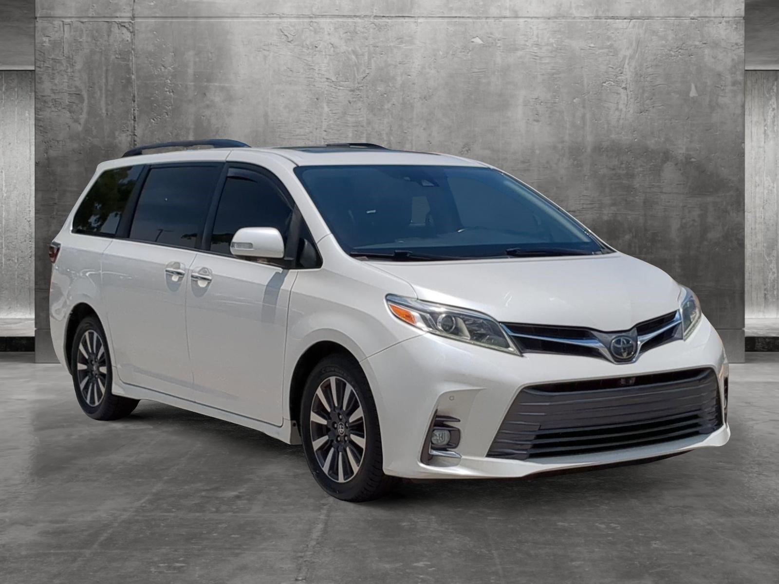 2018 Toyota Sienna Vehicle Photo in Ft. Myers, FL 33907