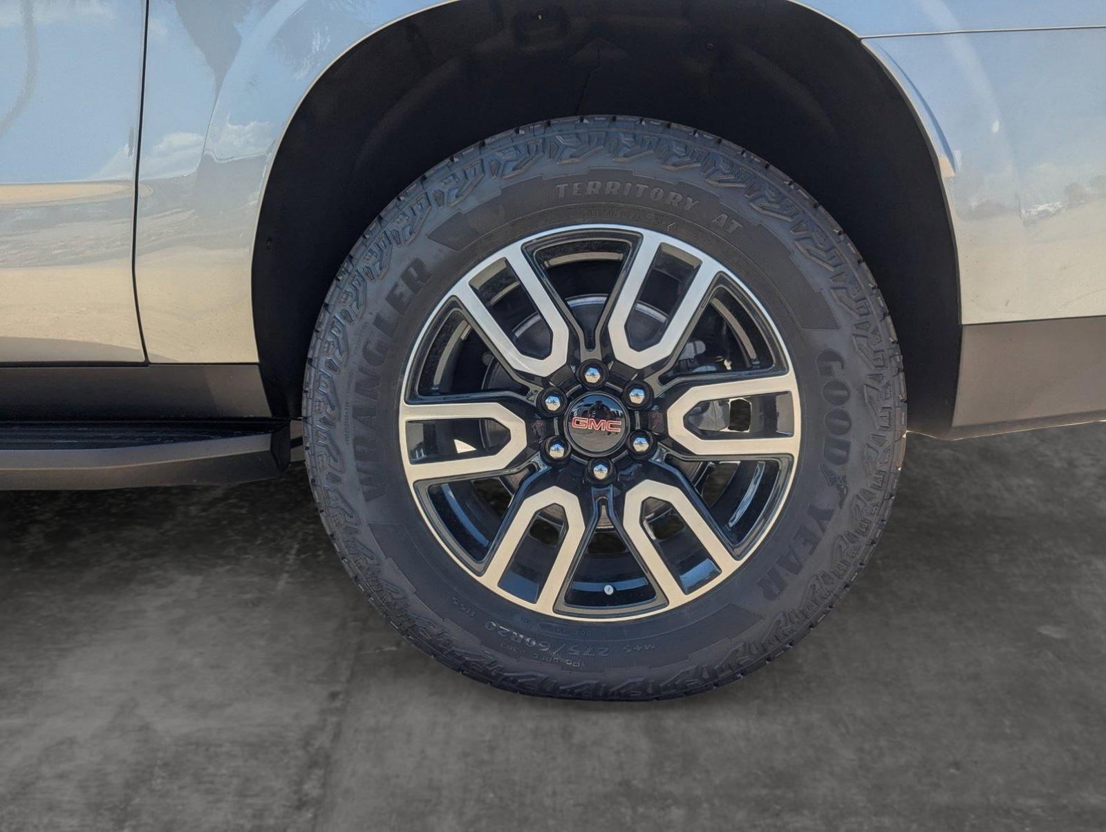 2024 GMC Yukon XL Vehicle Photo in CORPUS CHRISTI, TX 78412-4902