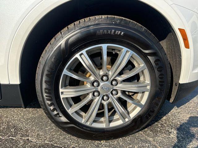 2017 Cadillac XT5 Vehicle Photo in MEDINA, OH 44256-9631