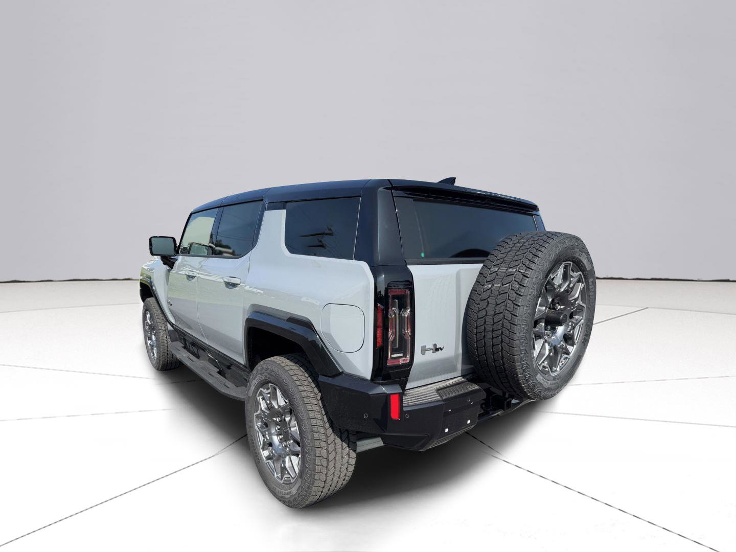 2025 GMC HUMMER EV SUV Vehicle Photo in LEOMINSTER, MA 01453-2952