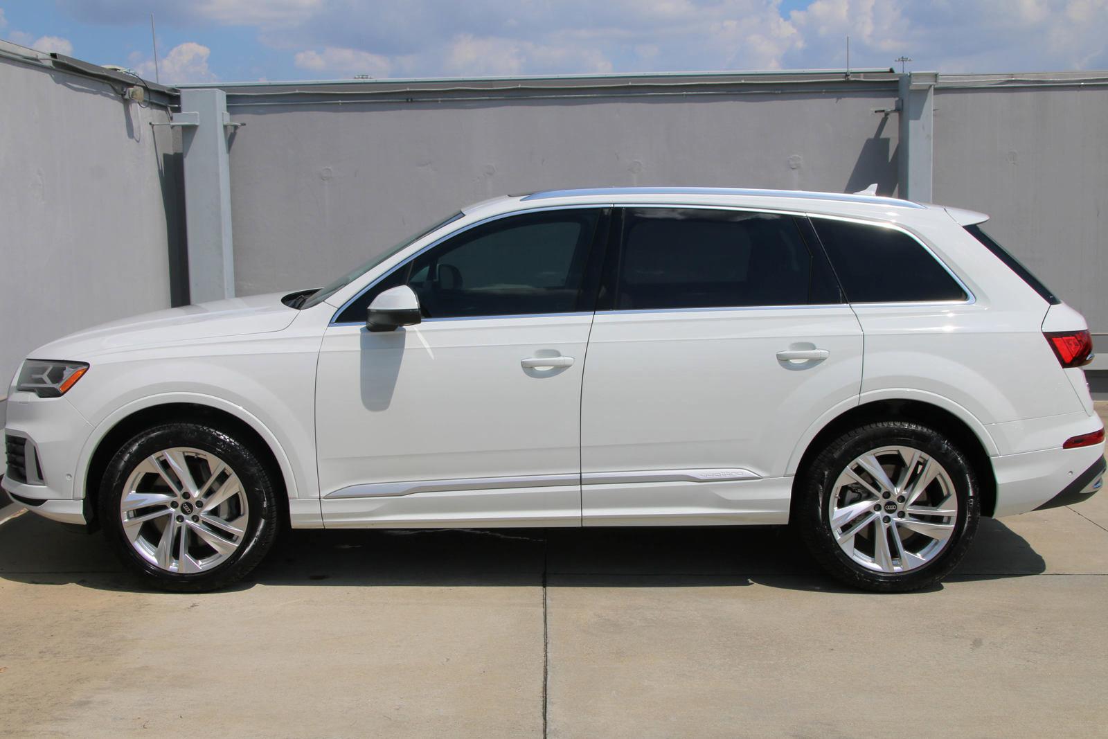 2023 Audi Q7 Vehicle Photo in SUGAR LAND, TX 77478