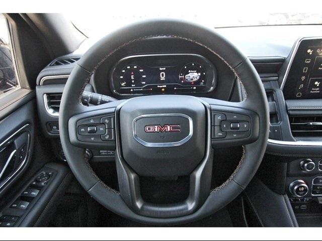 2024 GMC Yukon XL Vehicle Photo in ROSENBERG, TX 77471-5675