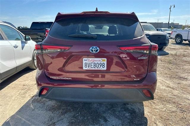 2021 Toyota Highlander Vehicle Photo in ELK GROVE, CA 95757-8703