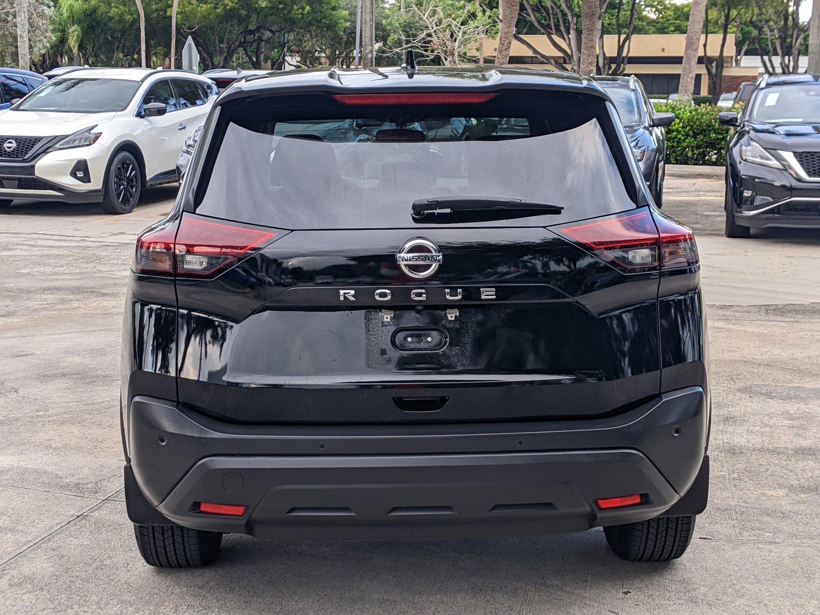 2021 Nissan Rogue Vehicle Photo in Pembroke Pines , FL 33084