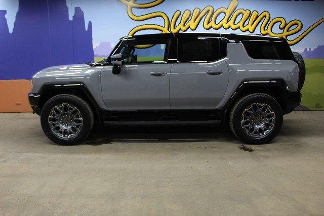 2024 GMC HUMMER EV SUV Vehicle Photo in ST JOHNS, MI 48879-1562