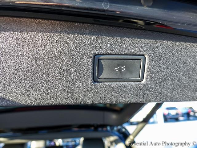 2022 Volkswagen Tiguan Vehicle Photo in OAK LAWN, IL 60453-2517