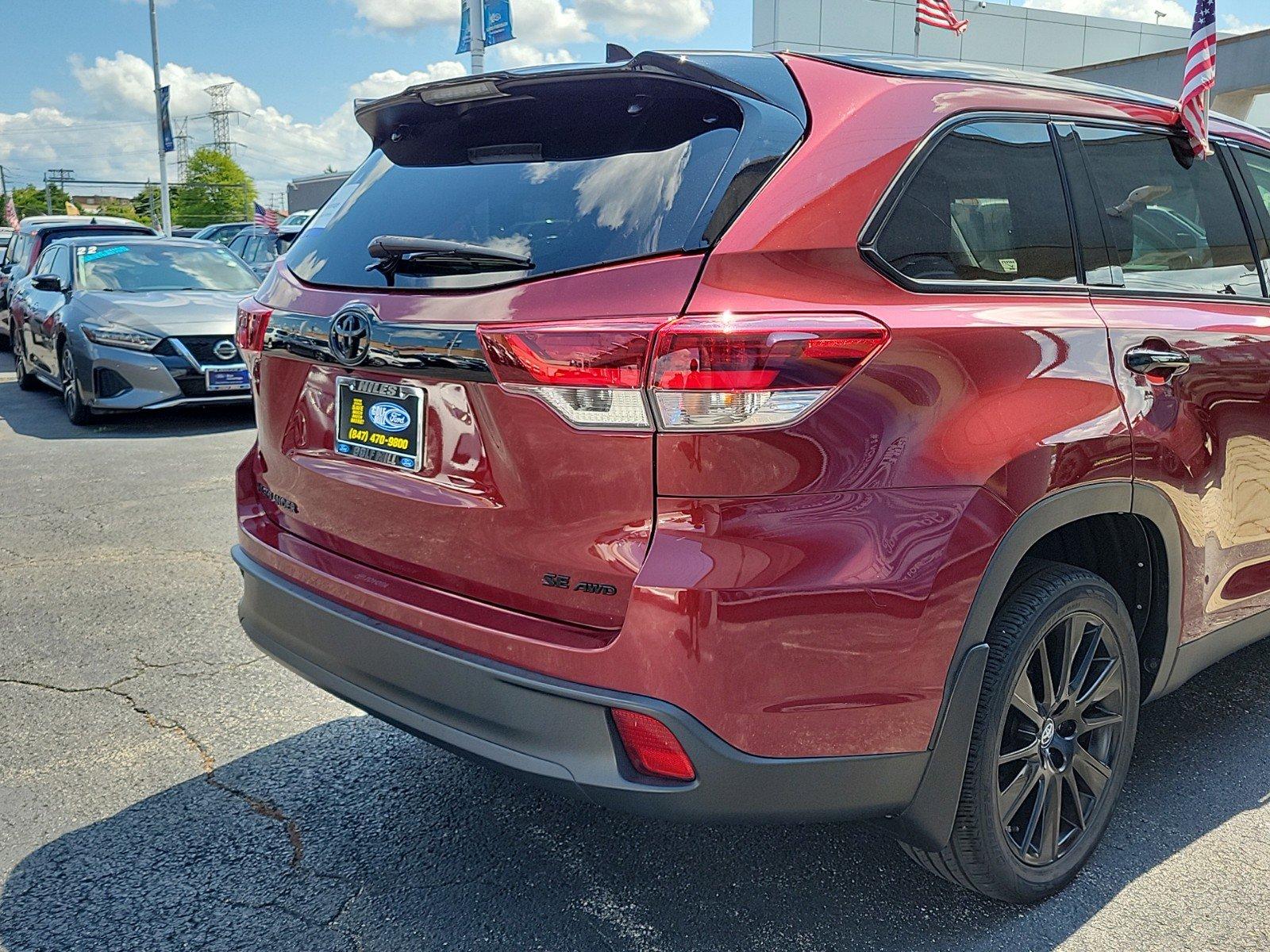 2019 Toyota Highlander Vehicle Photo in Saint Charles, IL 60174