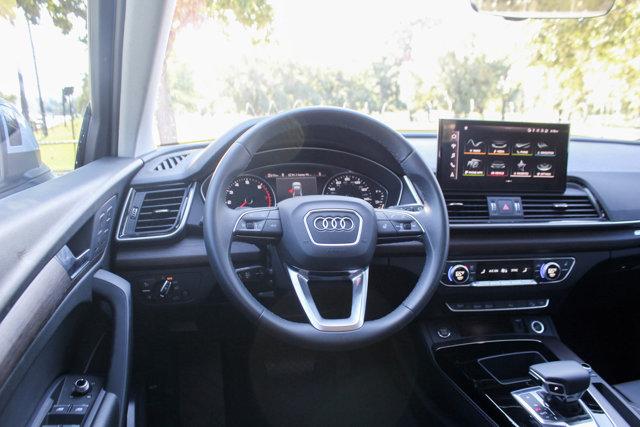 2024 Audi Q5 Vehicle Photo in HOUSTON, TX 77090