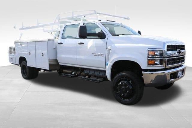 2024 Chevrolet Silverado 4500 Medium Duty Chassis Cab Vehicle Photo in Salem, OR 97301