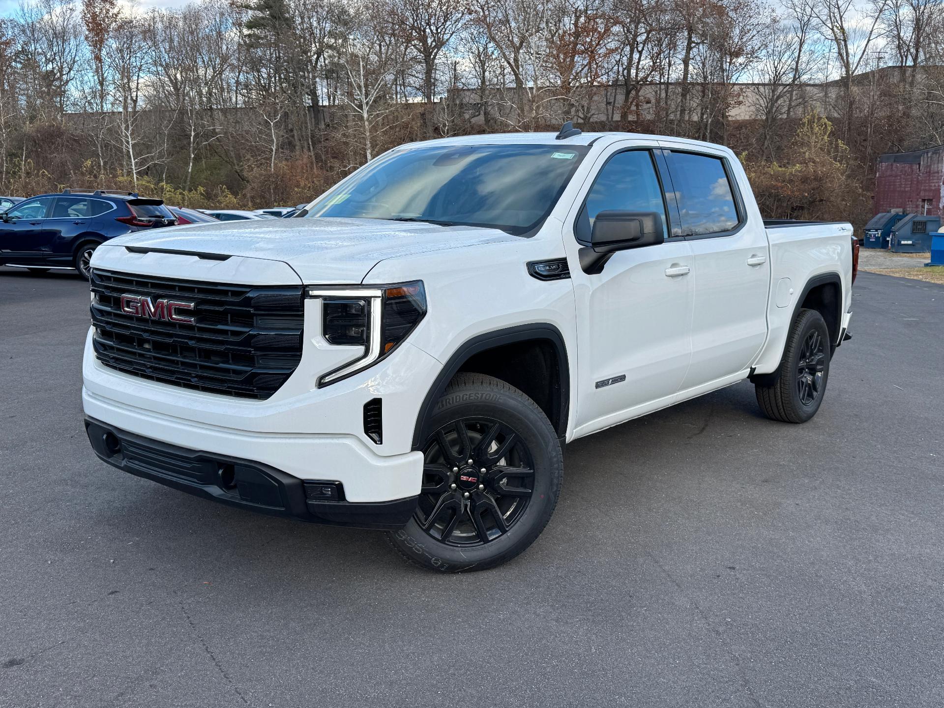 2025 GMC Sierra 1500 Vehicle Photo in LEOMINSTER, MA 01453-2952