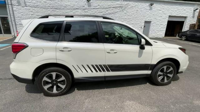 2018 Subaru Forester Vehicle Photo in MOON TOWNSHIP, PA 15108-2571