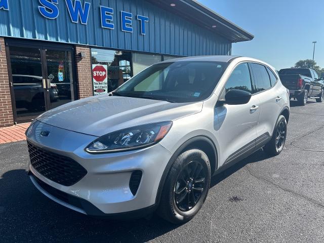 Used 2020 Ford Escape SE with VIN 1FMCU9BZ8LUB72867 for sale in Kingsville, OH