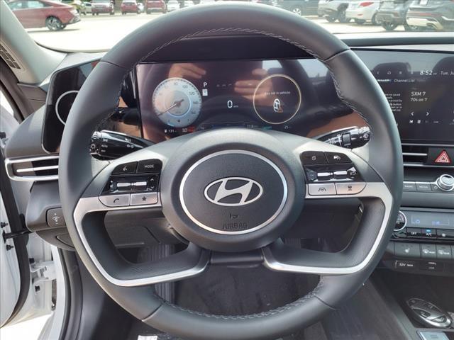 2024 Hyundai ELANTRA Vehicle Photo in Peoria, IL 61615