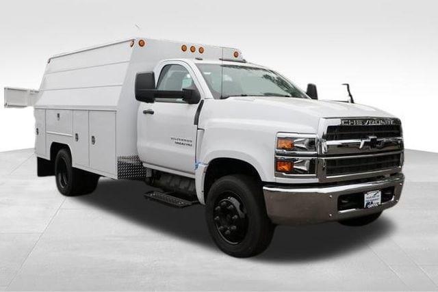 2024 Chevrolet Silverado 4500 Medium Duty Chassis Cab Vehicle Photo in Salem, OR 97301