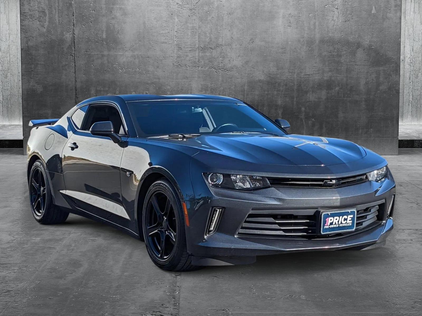 2018 Chevrolet Camaro Vehicle Photo in VALENCIA, CA 91355-1705